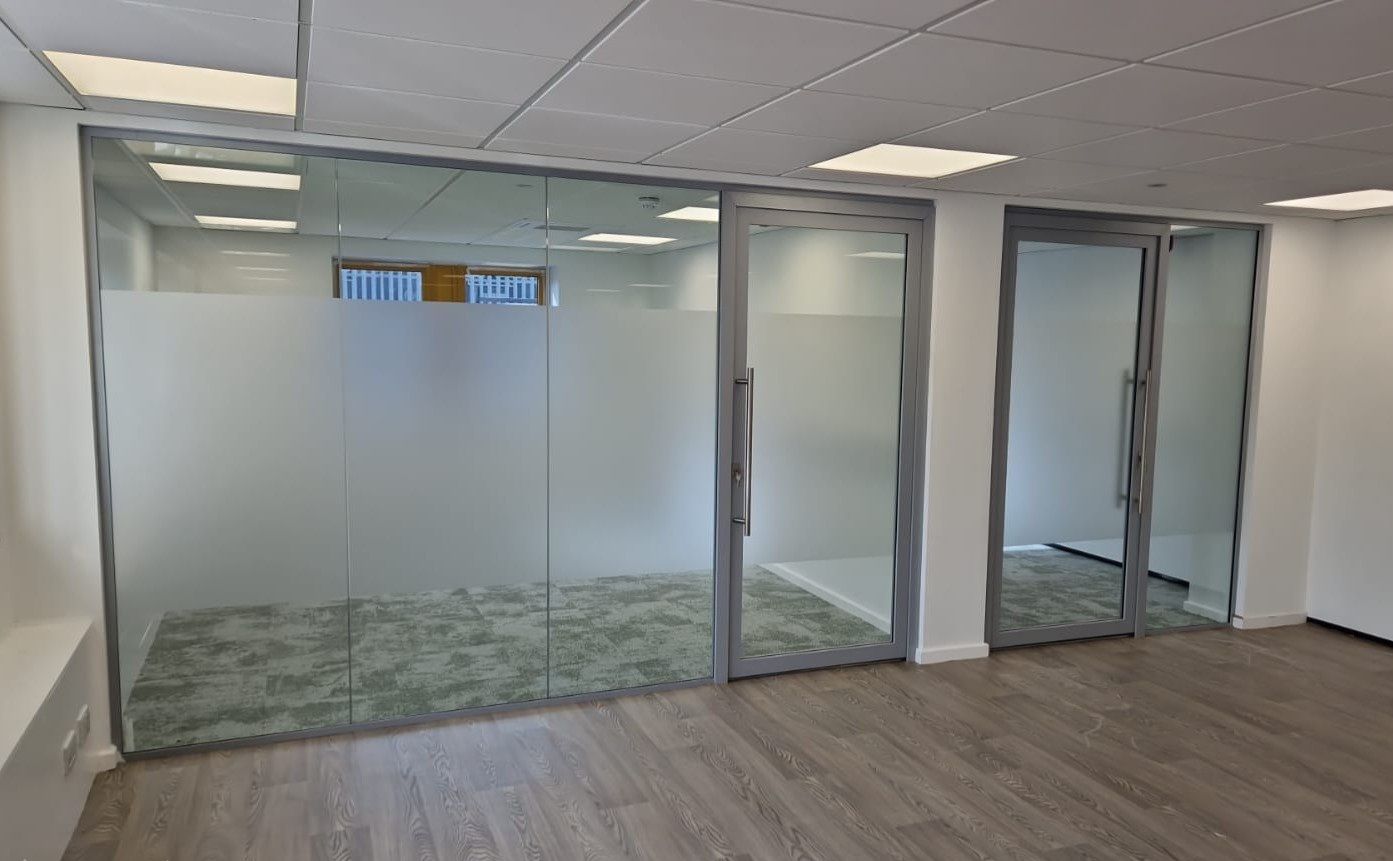Single Glazed Acoustic Glass Partitions including Framed / Acoustic Glass Doors & Door Frames