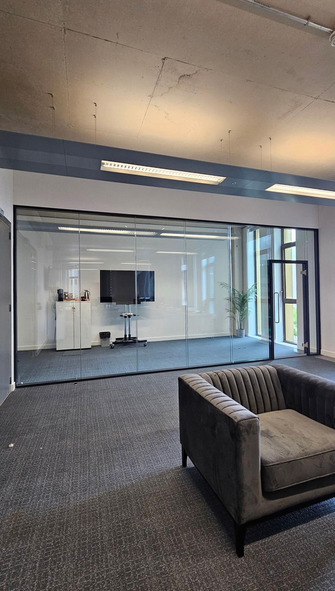 Double Glazed Office Glass Partition  for Enhanced Acoustics including Glass Door