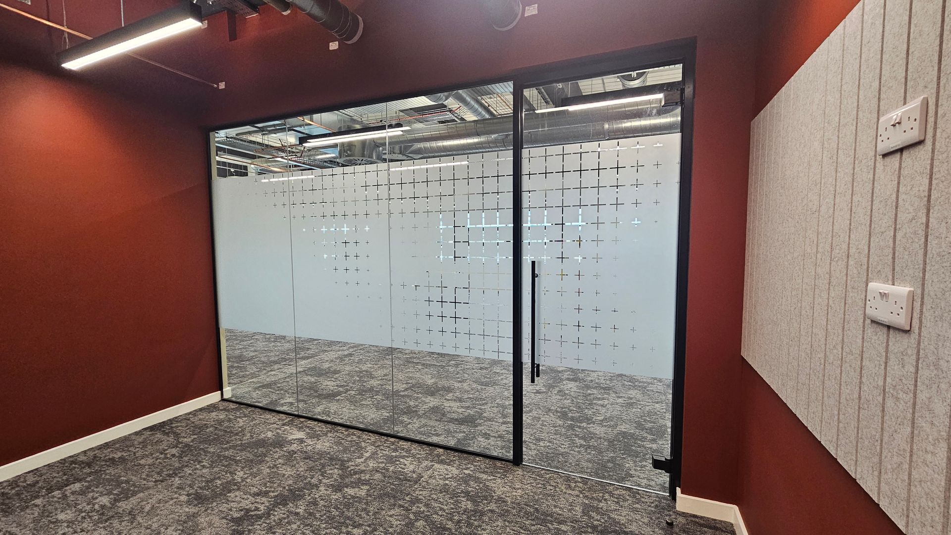 Acoustic Single Glazed Office Partition using 12.8mm Acoustic Laminate Glass