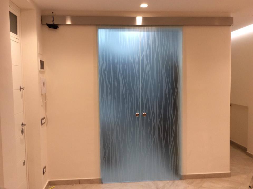 Porta interna in vetro azzurro