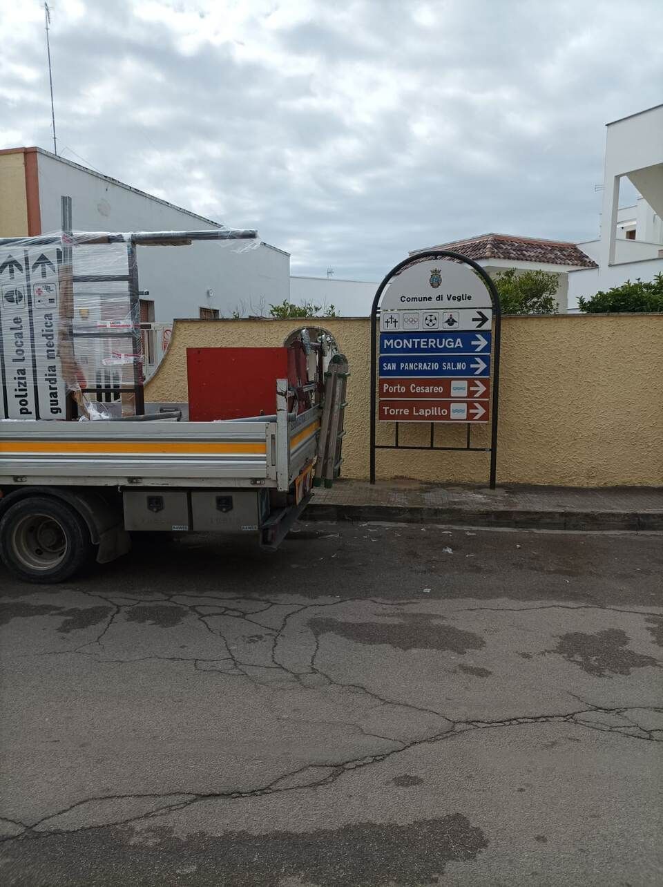 segnaletica stradale a Lecce, comune di Veglie