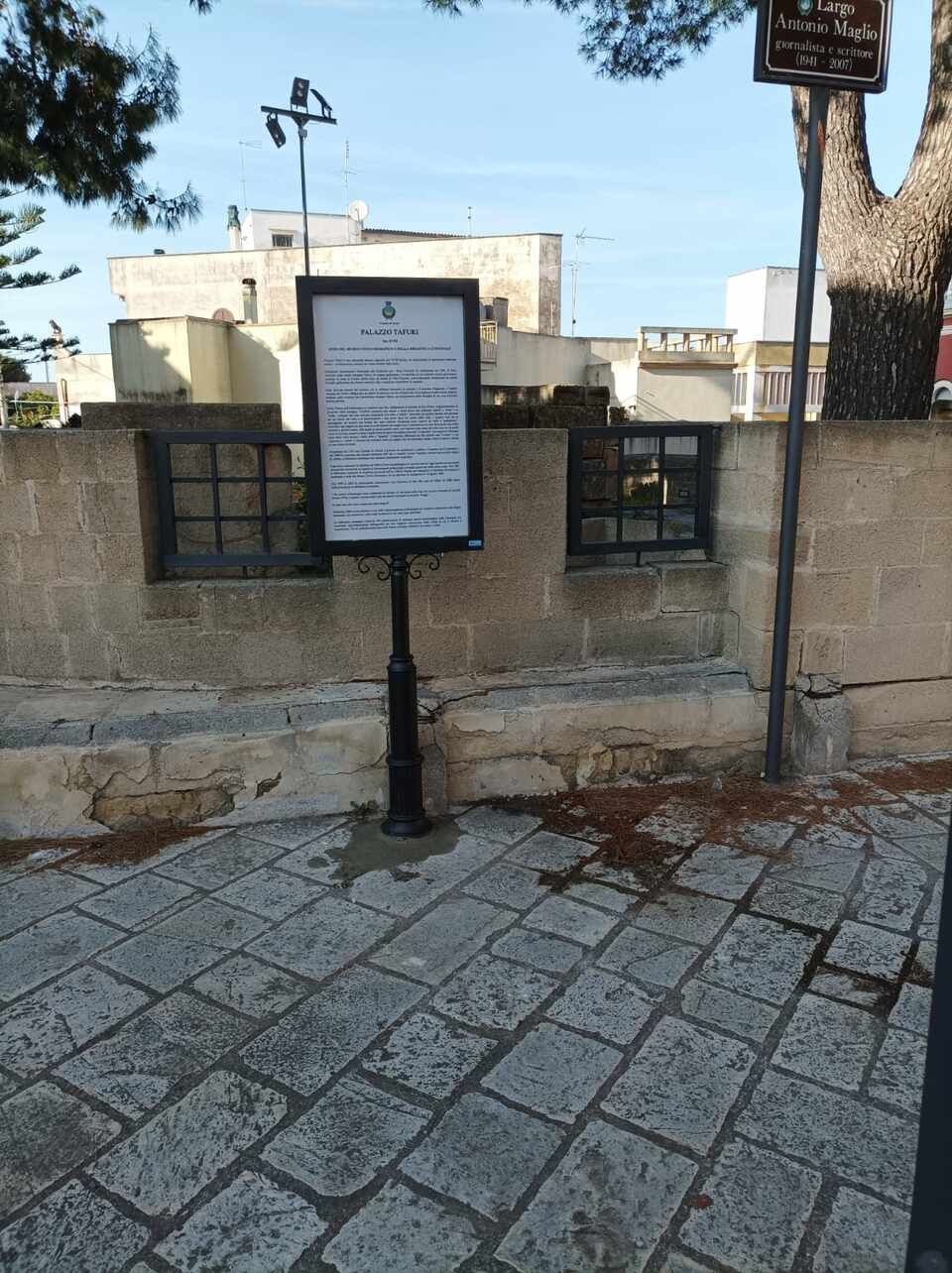 cartello stradale e segnaletica stradale a Lecce