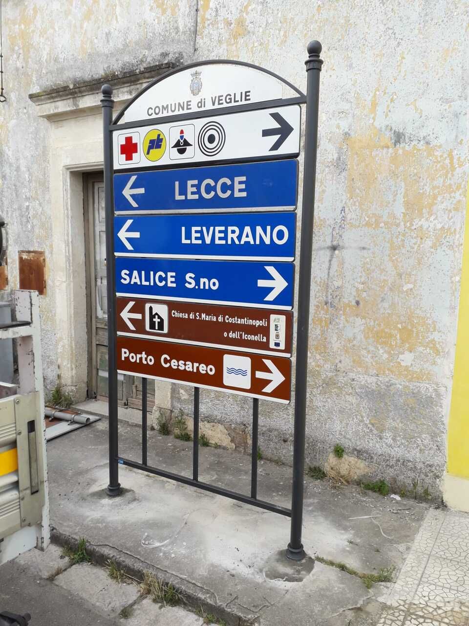 cartelli e segnaletica stradale a Lecce