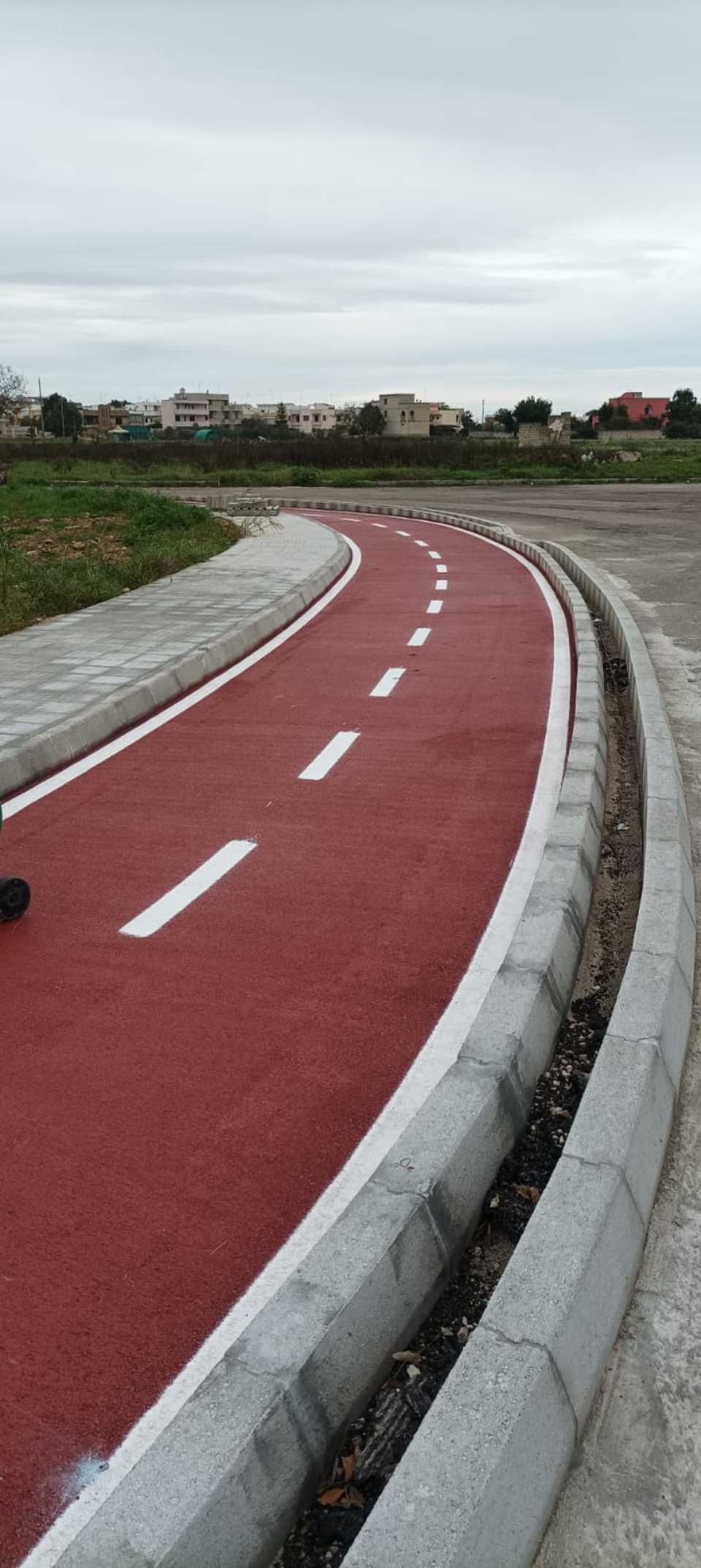 segnaletica stradale orizzontale a Lecce