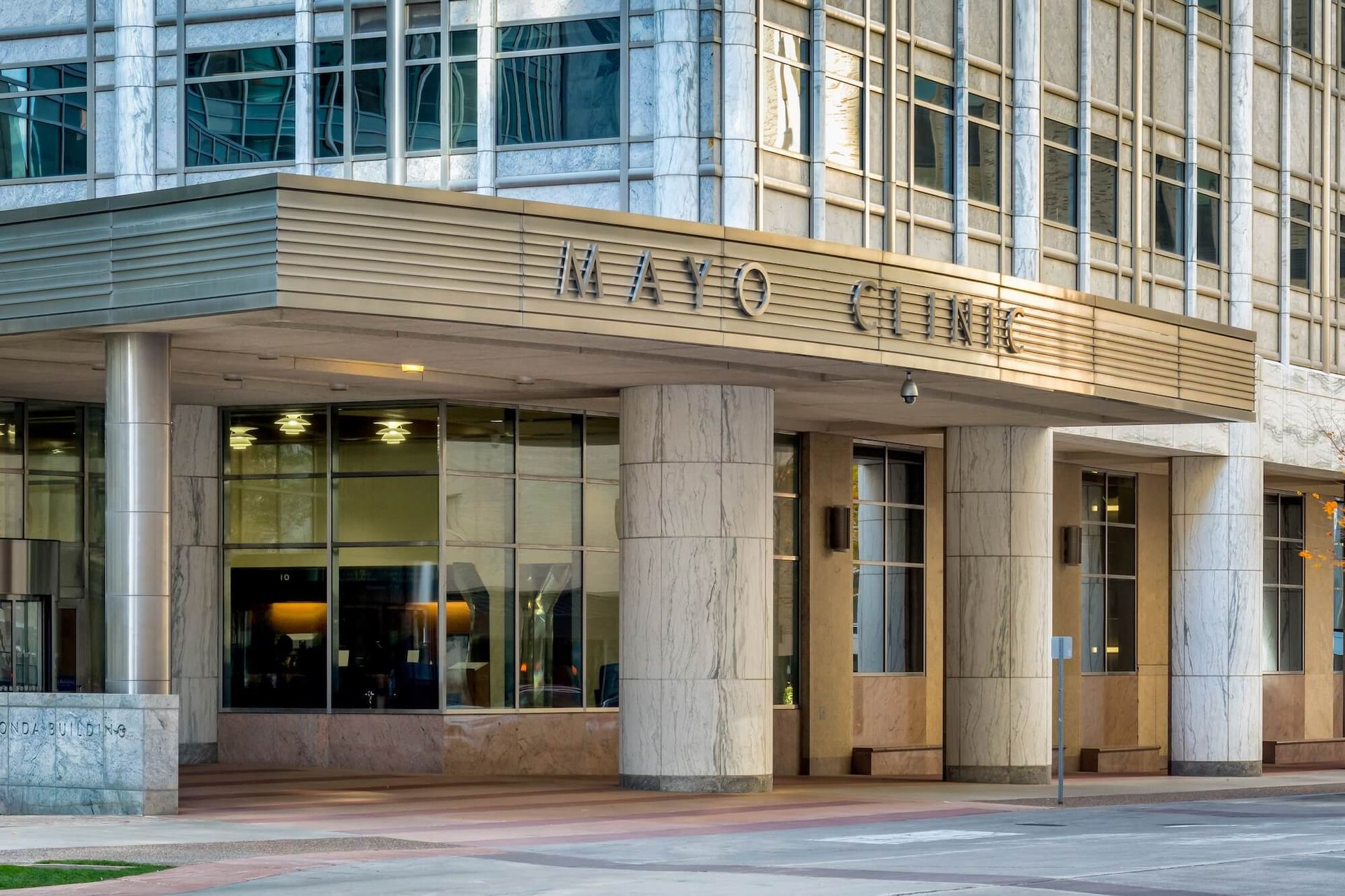 Mayo Clinic MSP Airport limo service
