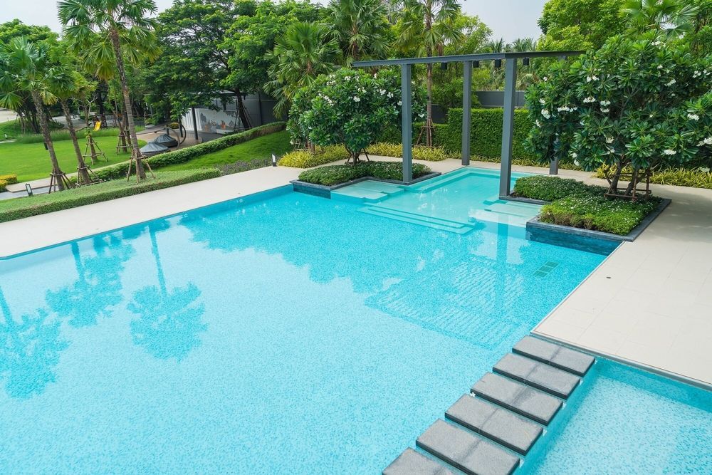 8 Benefits of Adding a Spa to Your Swimming Pool Construction