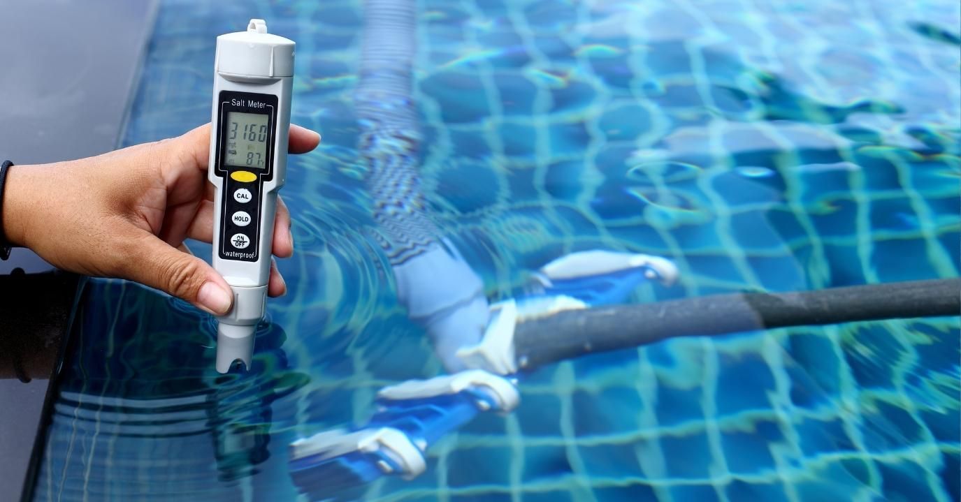 Choosing Between Saltwater and Chlorine Pools