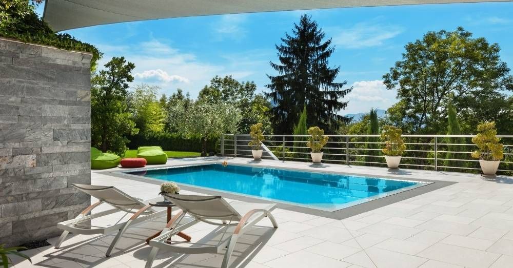Luxury pool