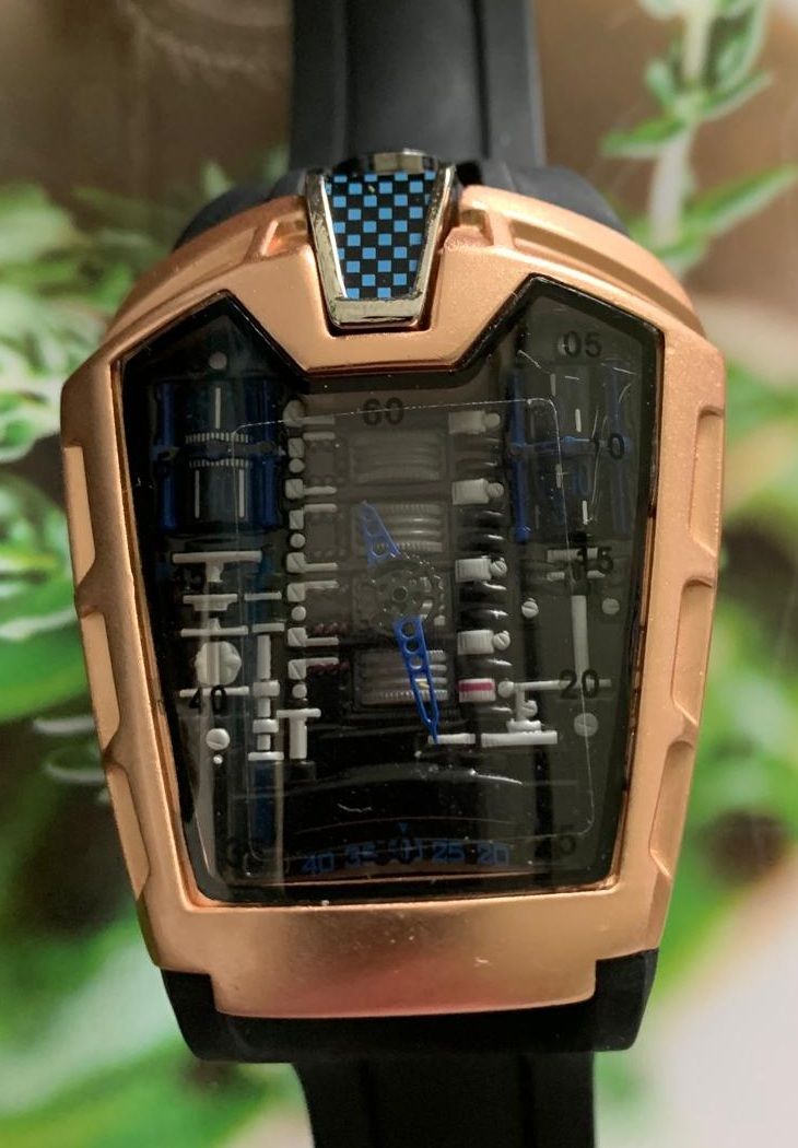 Een close-up van een horloge met het nummer 30 erop