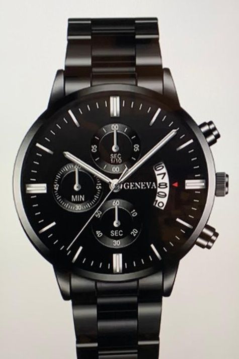 Een zwart Genève horloge op een witte achtergrond