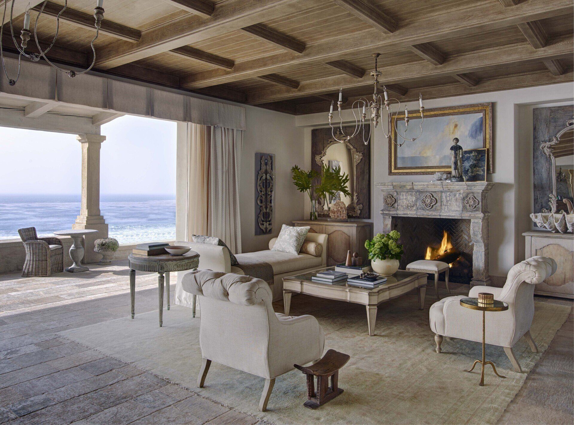 Living room in a Southern California house designed by Oatman Architects