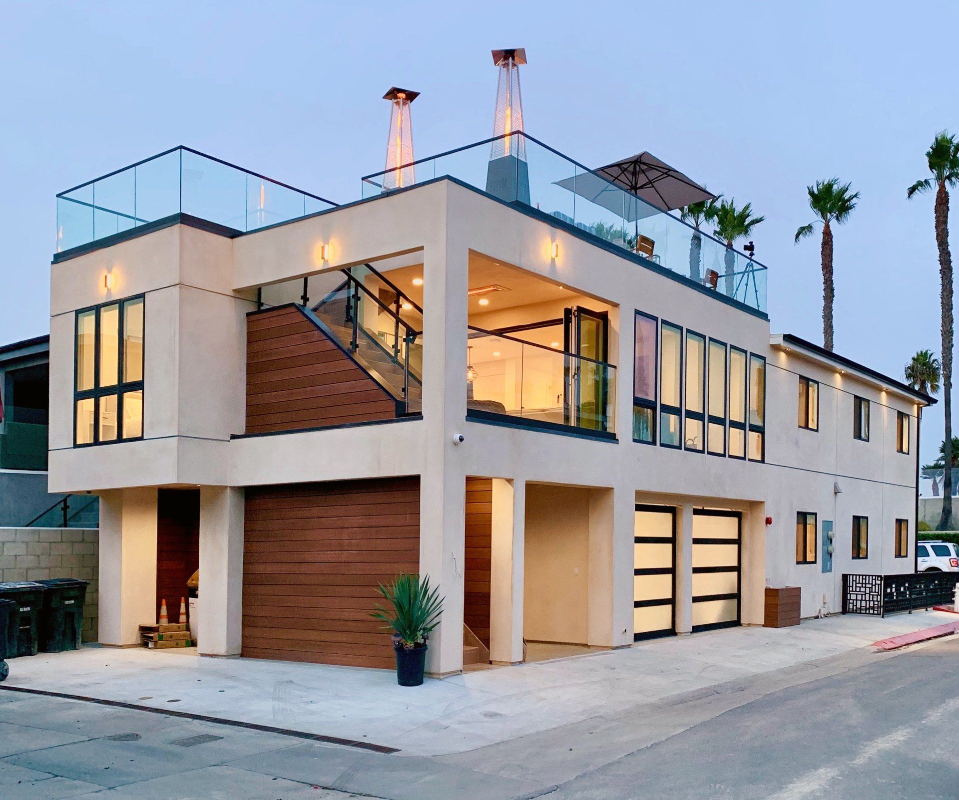 Exterior of a Newport Beach house designed by Oatman Architects