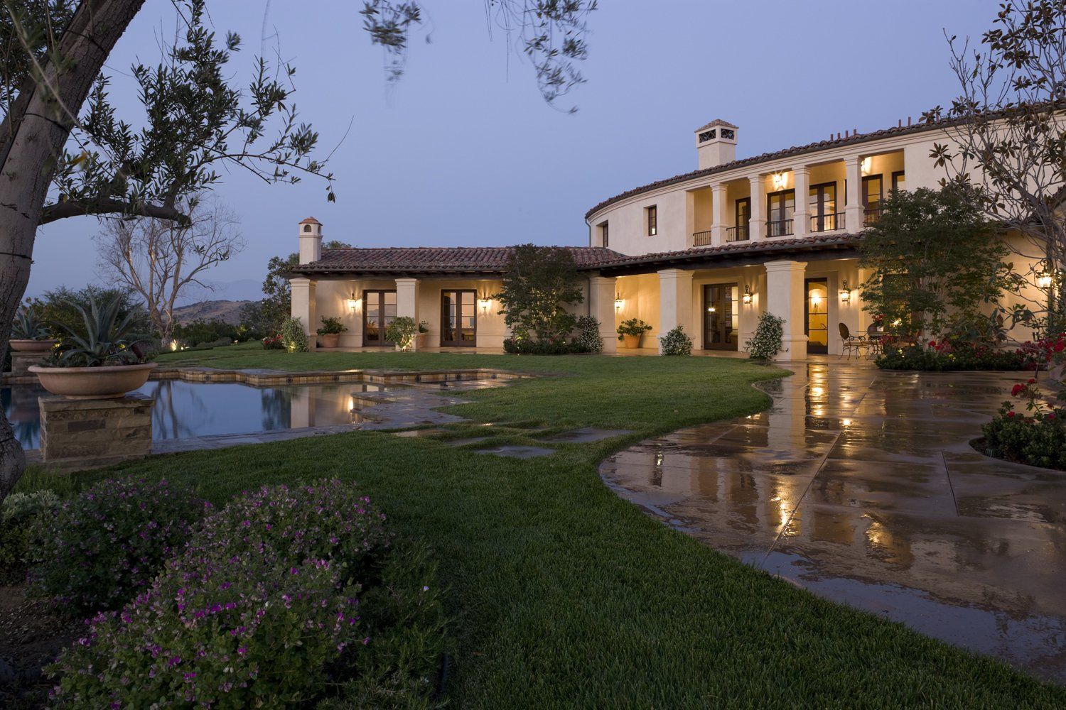 Exterior of an Andalusian villa in Irvine designed by Oatman Architects
