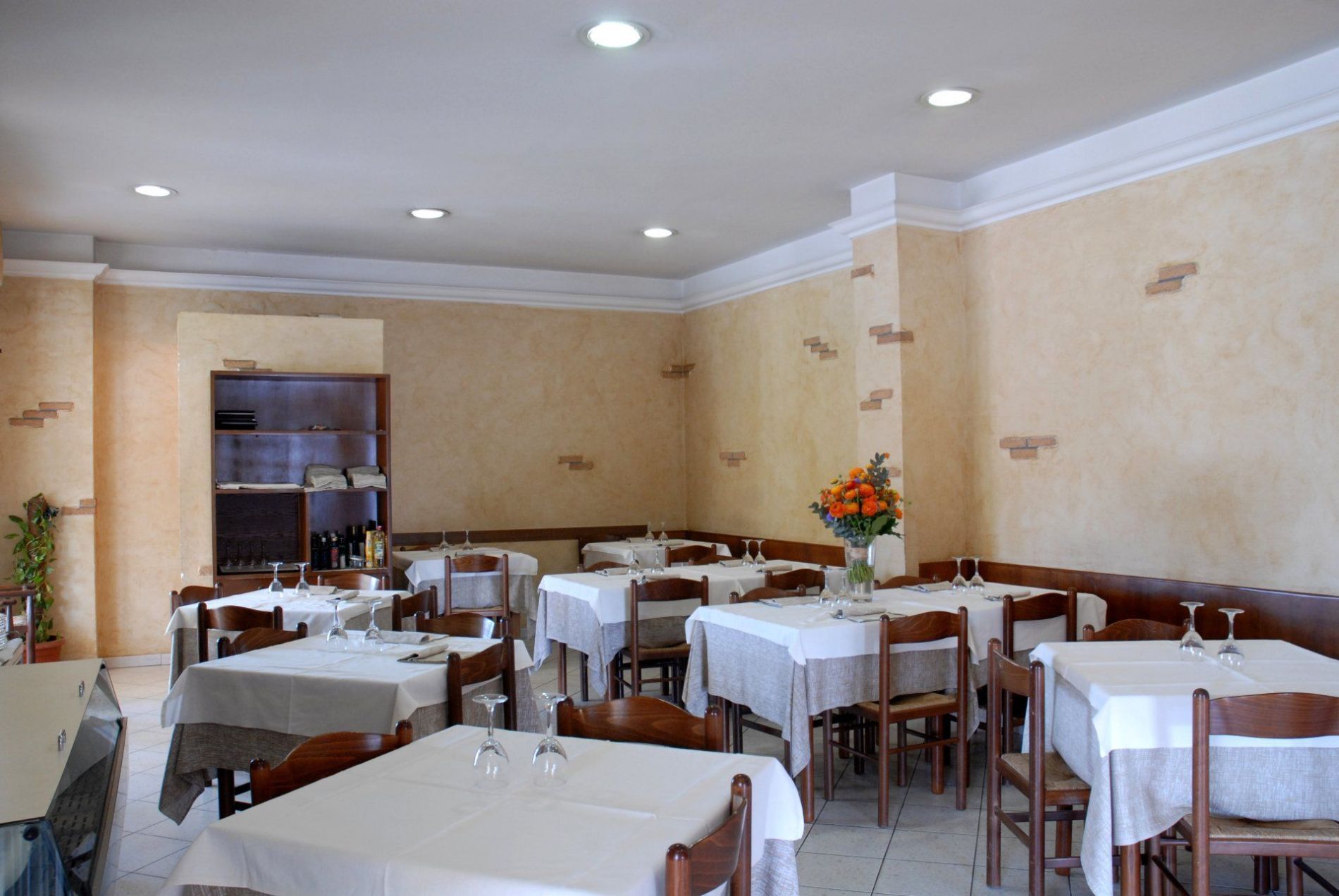 sala del ristorante di pesce fresco