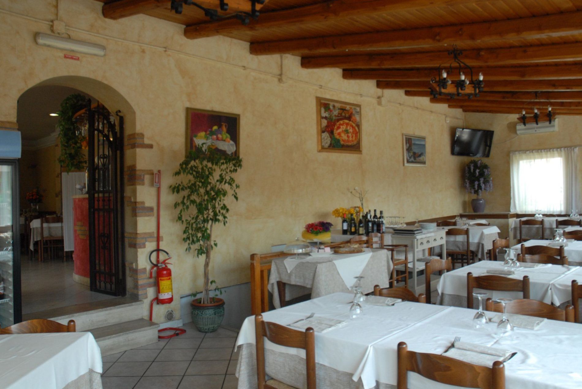 tavoli del ristorante di pesce fresco