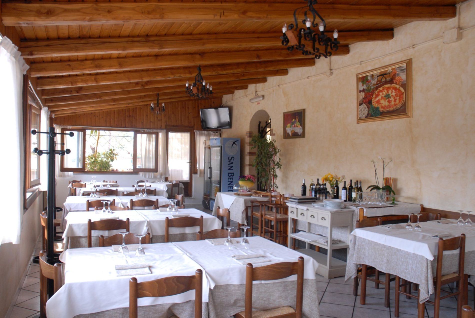 posti a sedere nel ristorante di pesce fresco