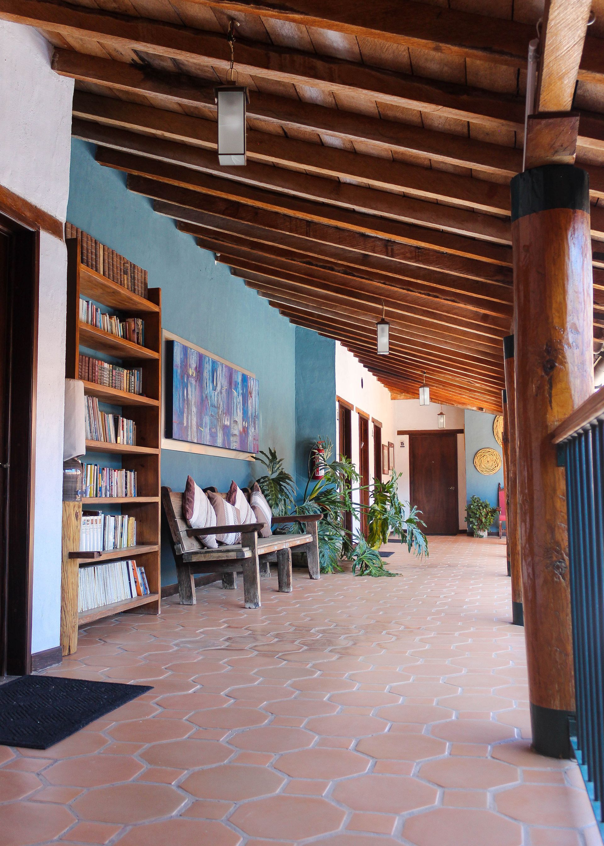 hermoso pasillo y arquitectura de hotel en tapalpa jalisco