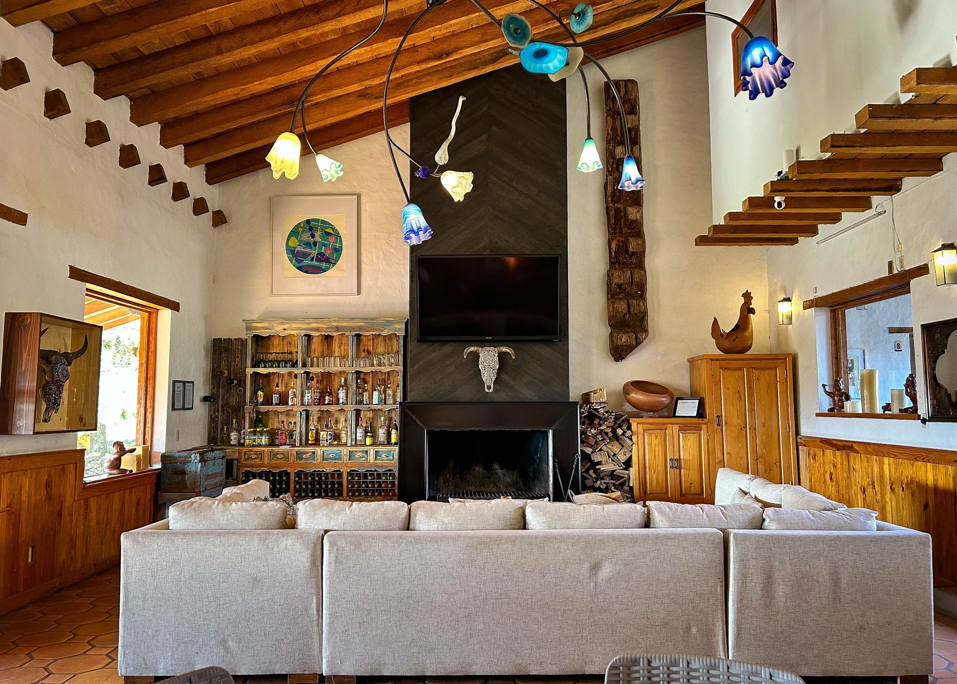 Sala de estar con tv en tapalpa pueblo magico