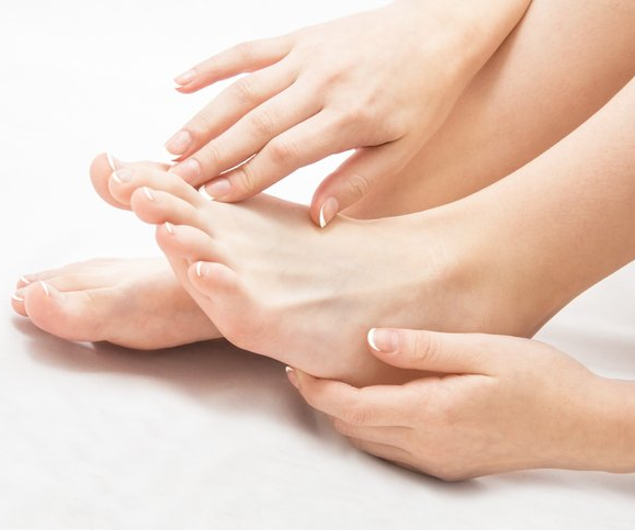 A man with dry skin and troubled legs