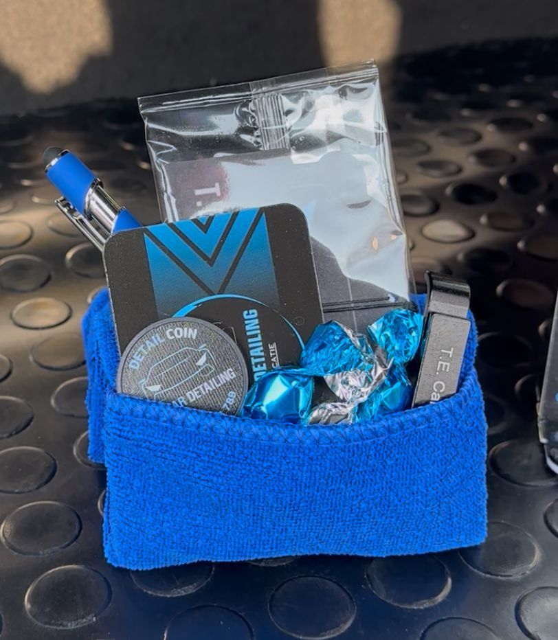 Volkswagen Golf na het polijsten met een stralend resultaat. Het voorbeeld waarom je Detail Coins moet sparen.