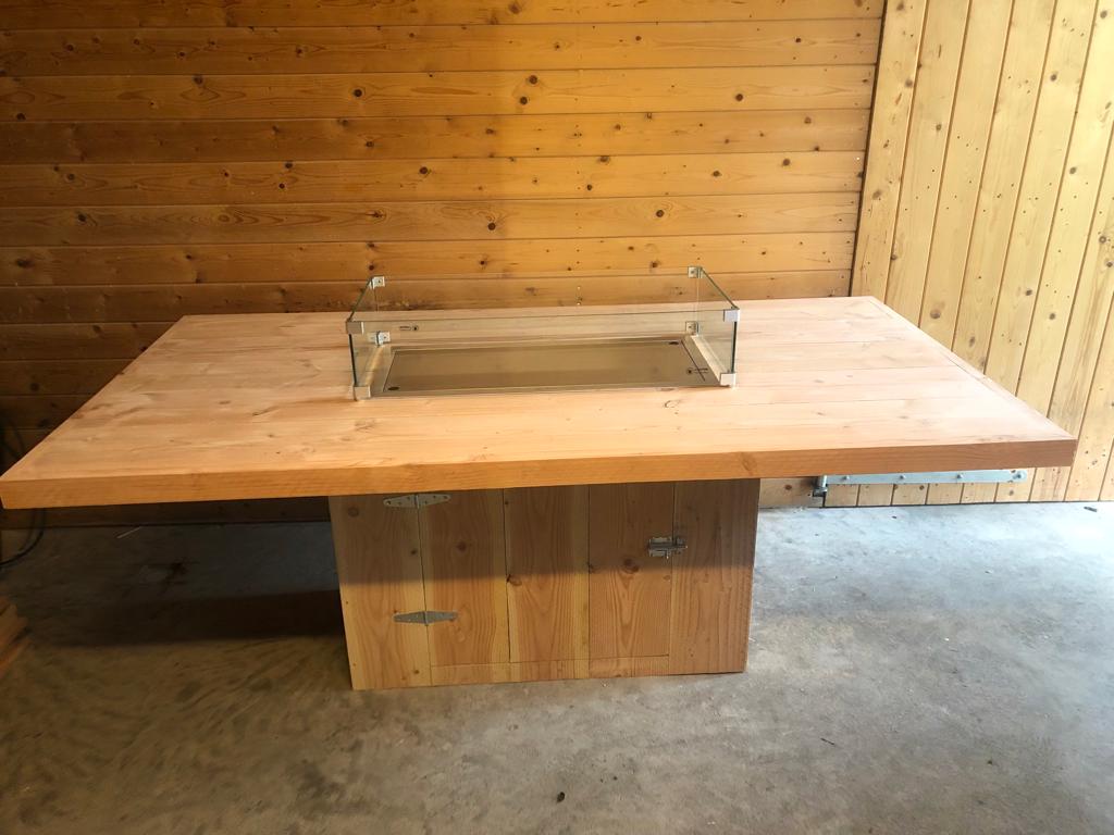 Douglashout, douglas hout, brander, vuurtafel, gas, vuurtafel op gas, eettafel
