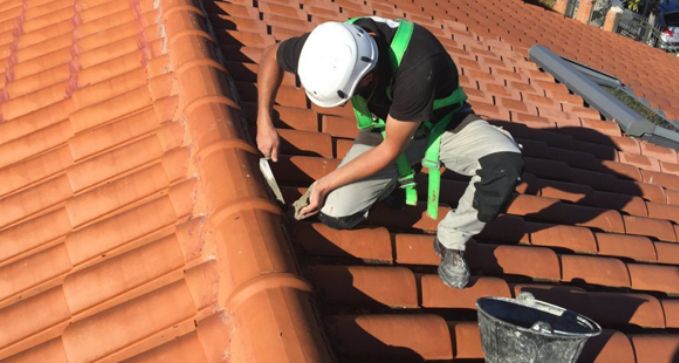 Reparación de tejados con goteras al mejor precio en Burgos
