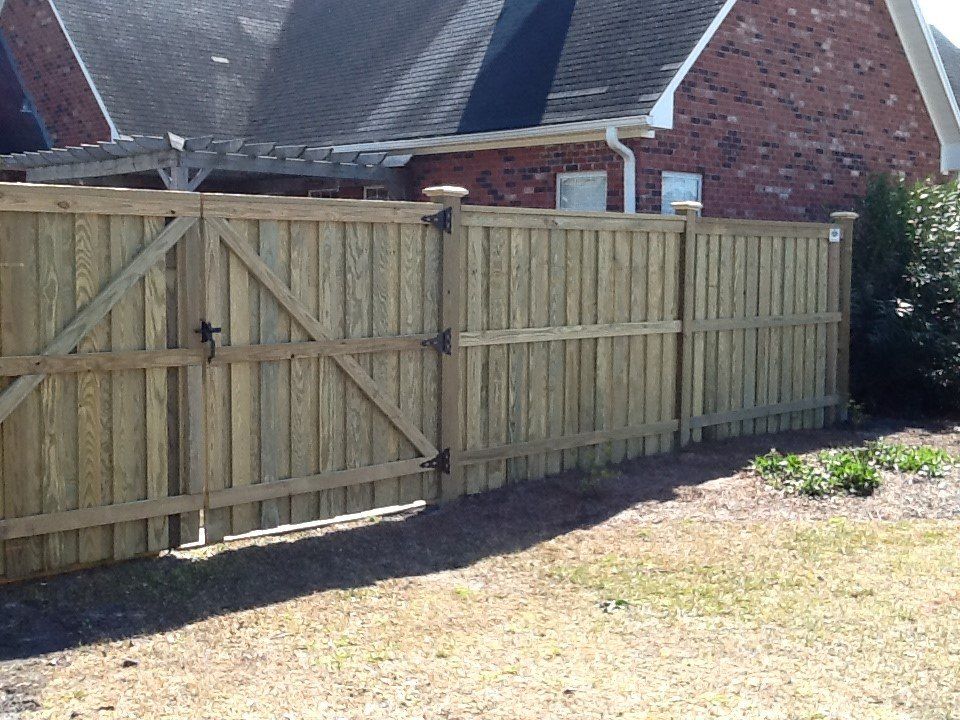 Eastwood Wood Fences | Wilmington, NC | T & D Custom Fences & Decks