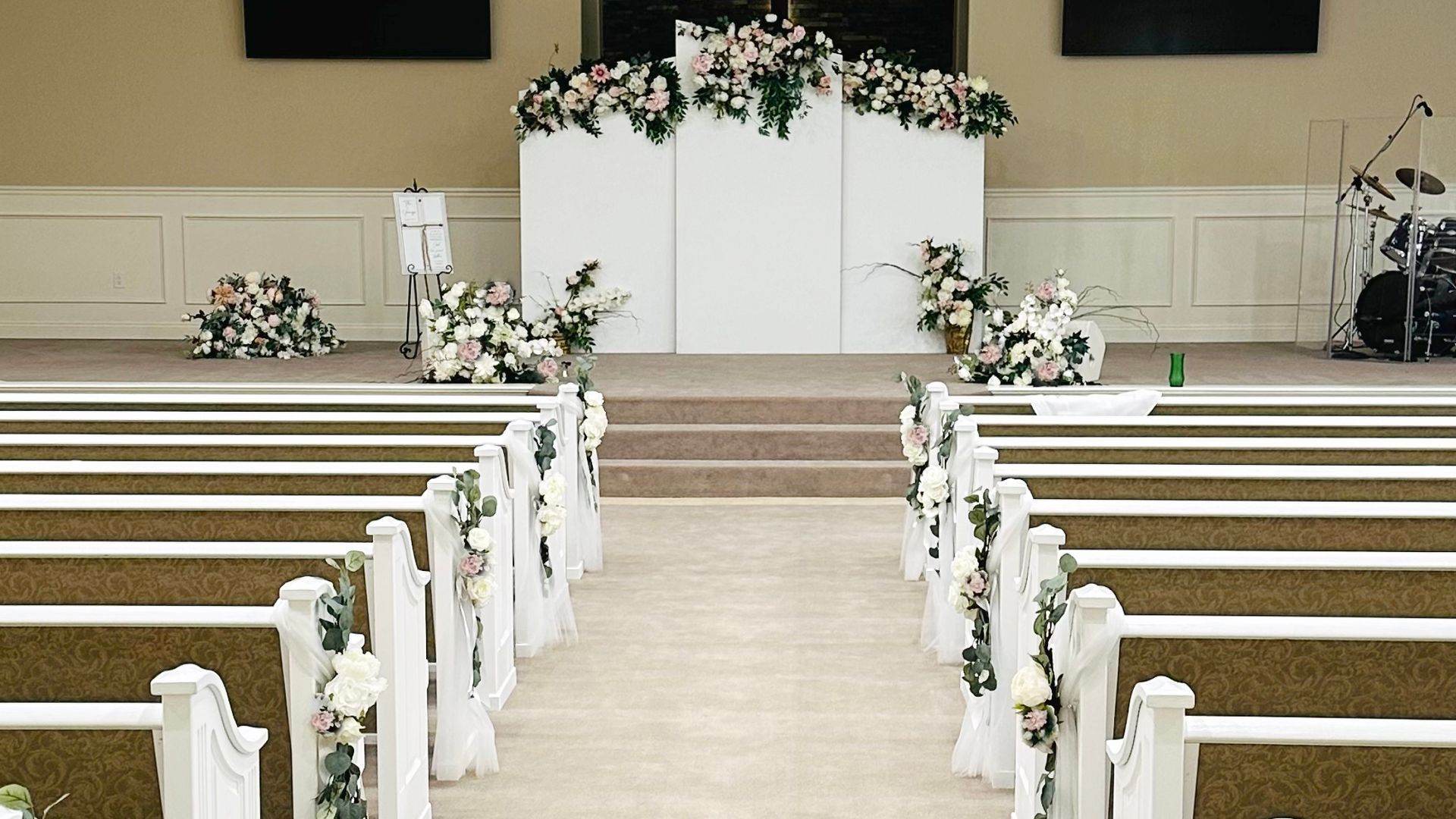 Your Theme Should Flow Throughout Your Decor