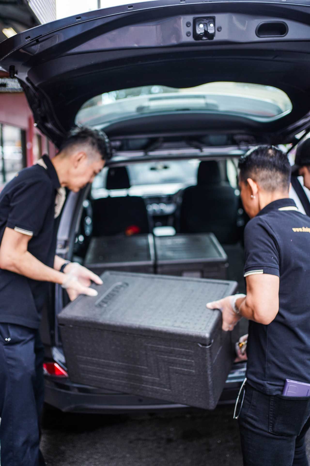 Thai Pothong Lunch Boxes are ready to deliver to client's office