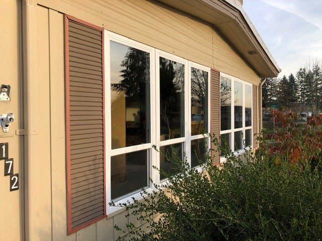 After Single Hung Window Installation — Tukwila, WA — Bel-Red Windows & Doors