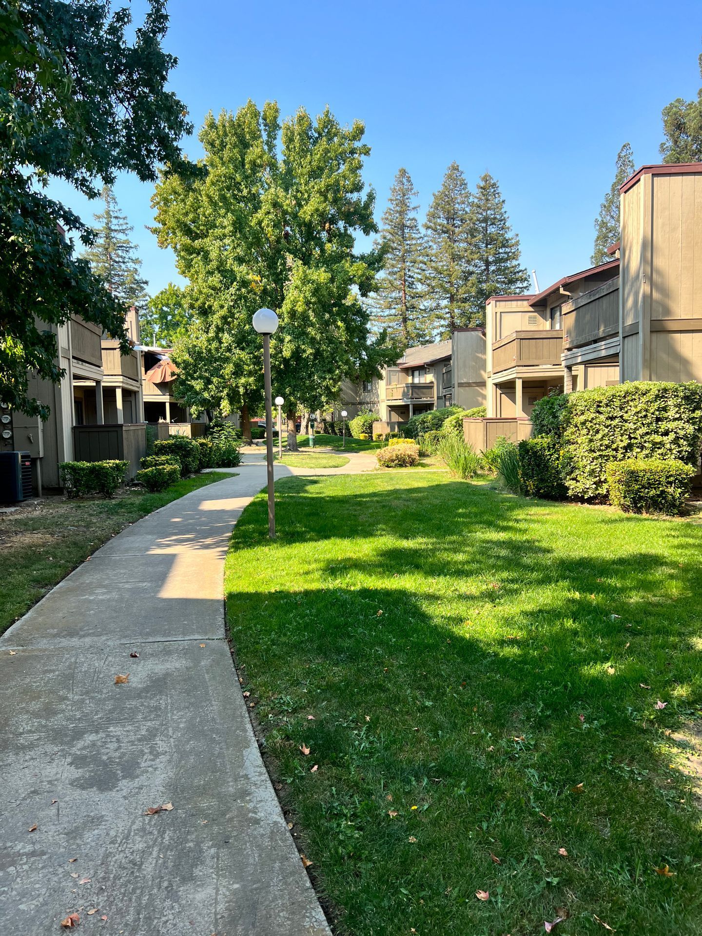 River Oaks Apartments