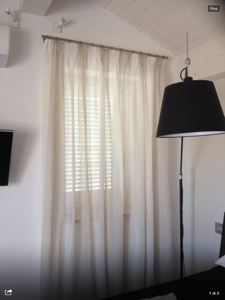 tenda con asta in metallo