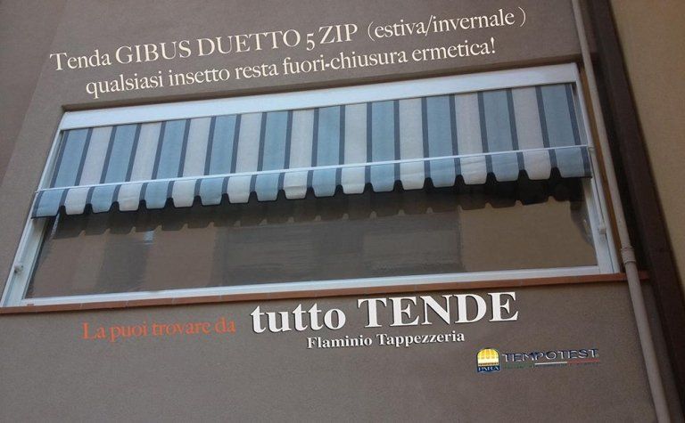 tenda con chiusura ermetica