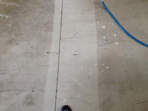 An example of the  improvement of pressure cleaning and degreasing the concrete at a factory and warehouse site in Melbourne.