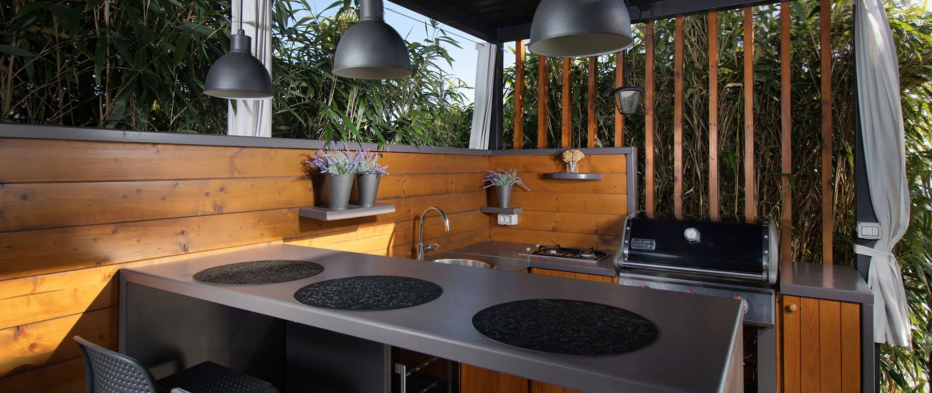 Outdoor Kitchen