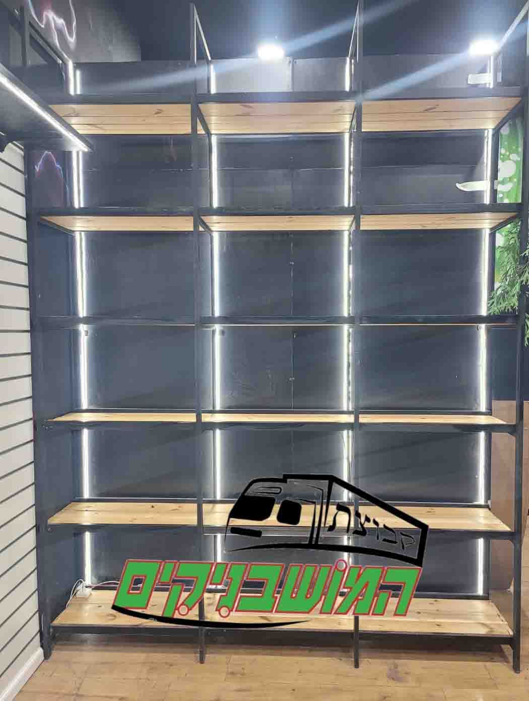 ארון תצוגה לחנות