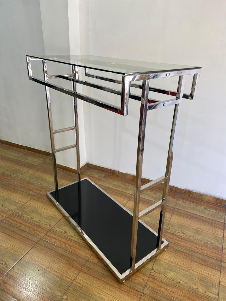 סטנד לבגדים