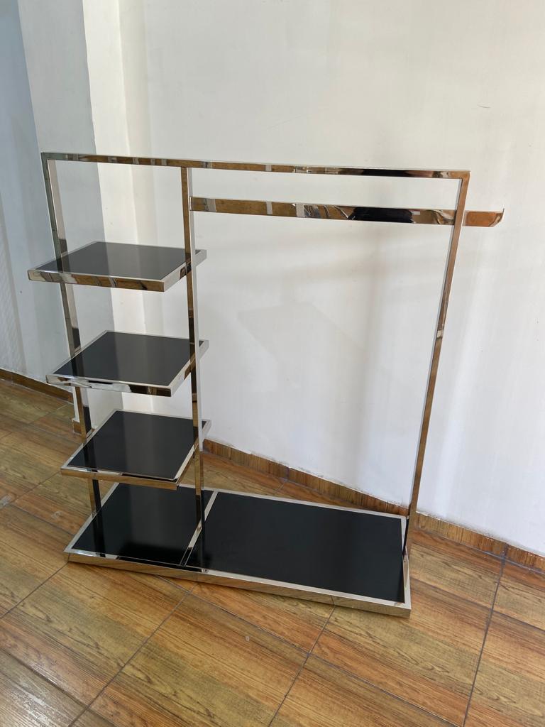 סטנד תליה לחנות בגדים