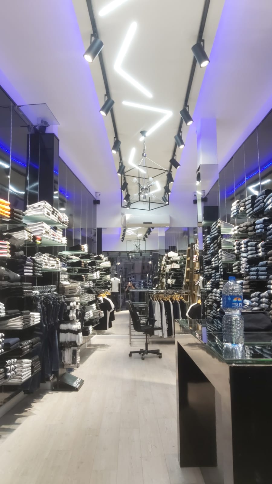 שיפוץ חנות בבת ים