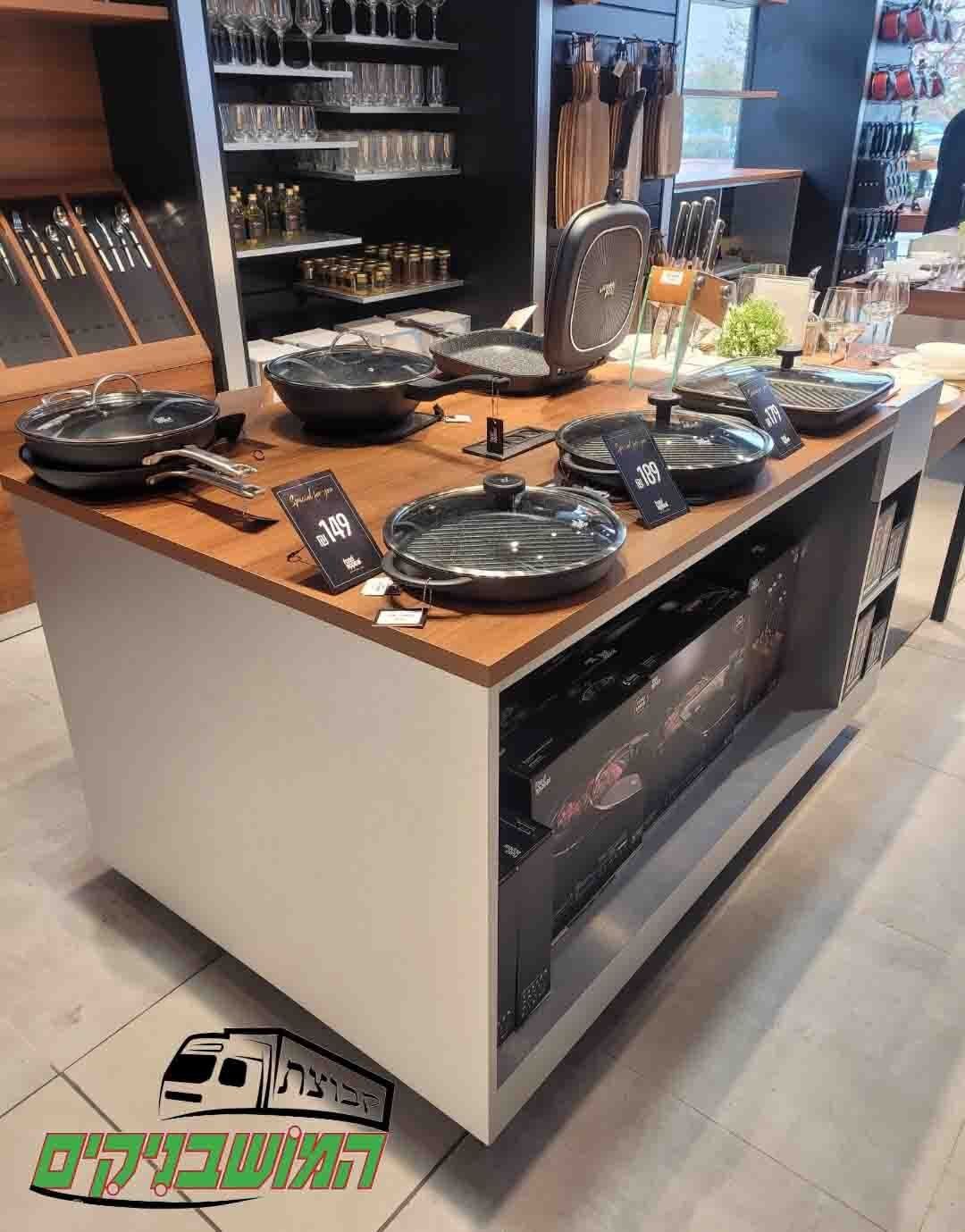 עמדת תצוגה לחנות