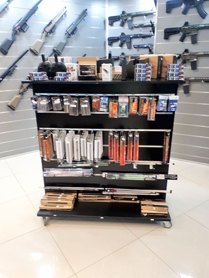 קבוצת המושבניקים | סטנד תצוגה | מכירת מוצרים קטנים