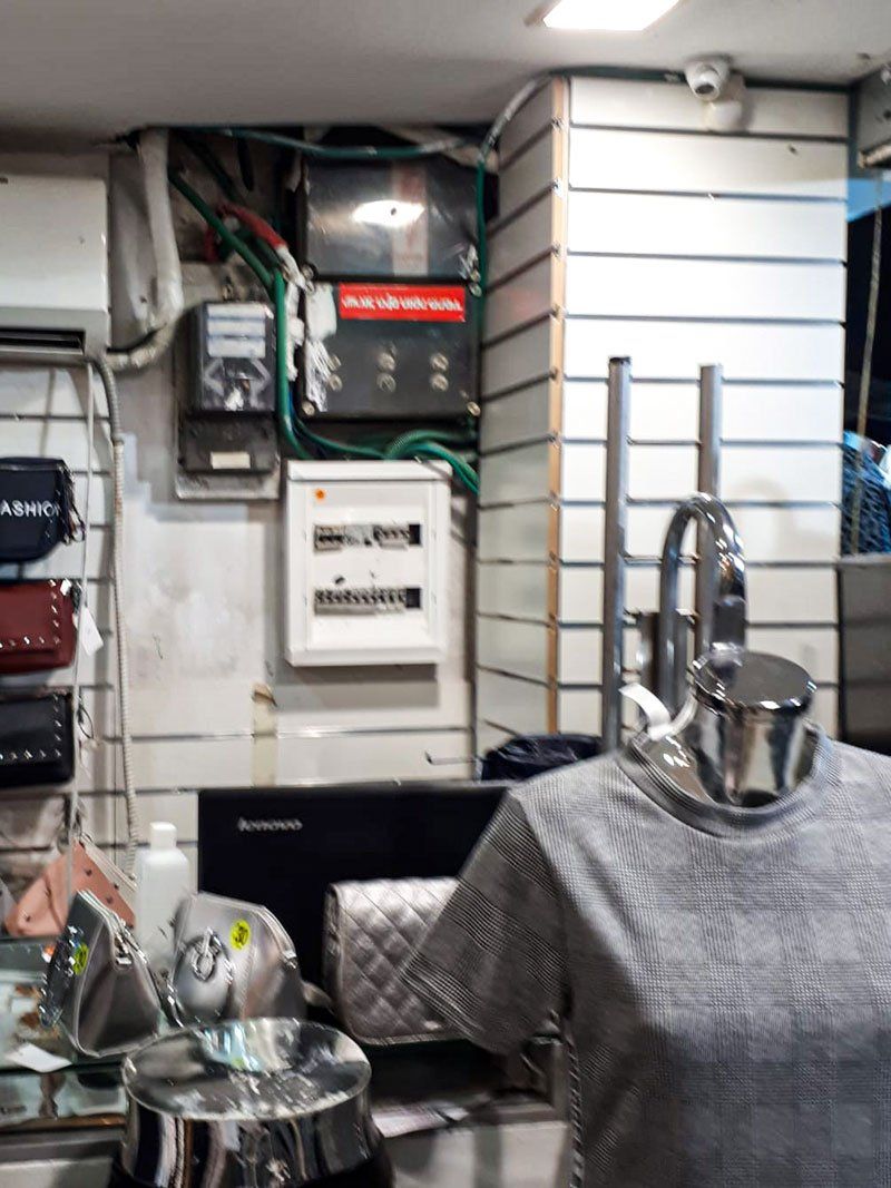 כיסוי לוחות חשמל ותקשורת