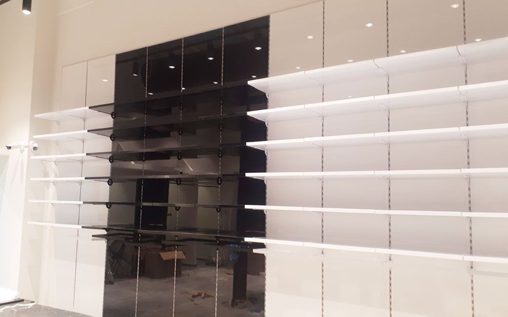 מדפים לחנויות