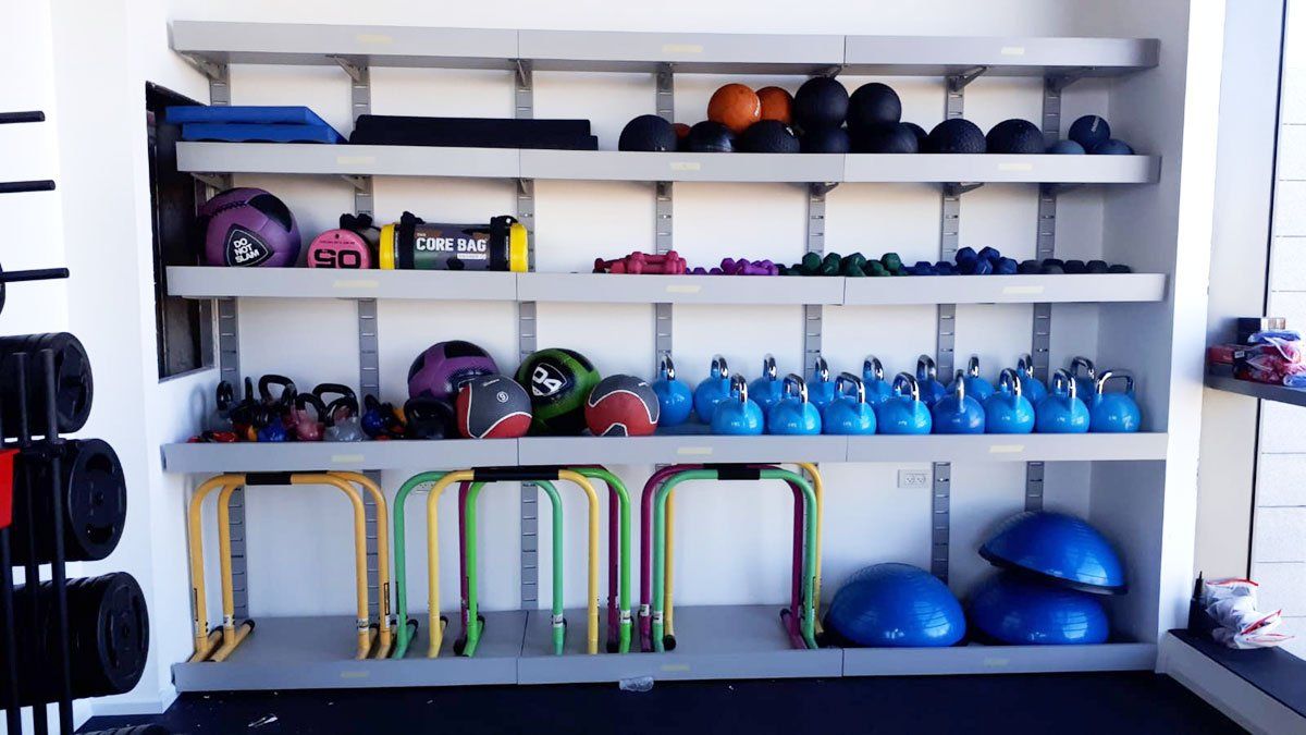 מתקן תצוגה - רלסים מחורצים