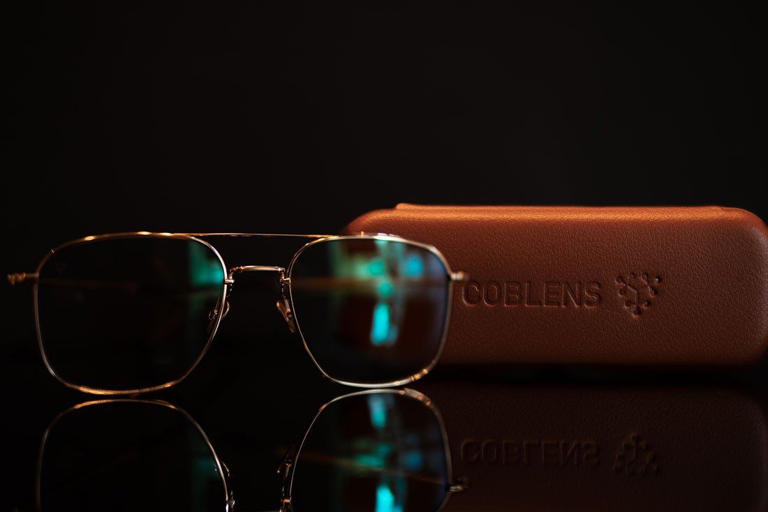 Modische Sonnenbrillen auf Display bei Optik Silhanek in Perchtoldsdorf, Bezirk Mödling.