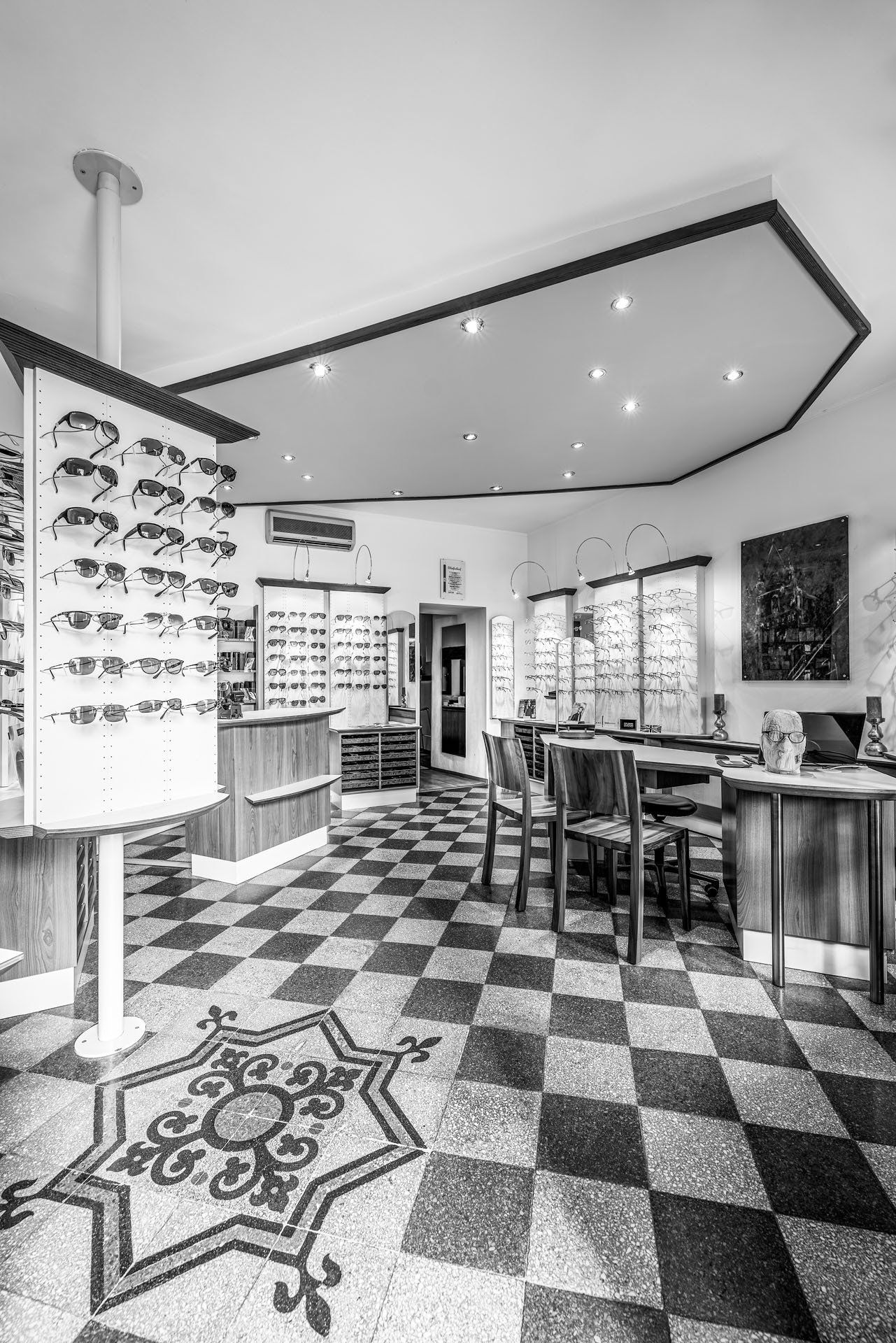 Optiker Baden Optik Silhanek