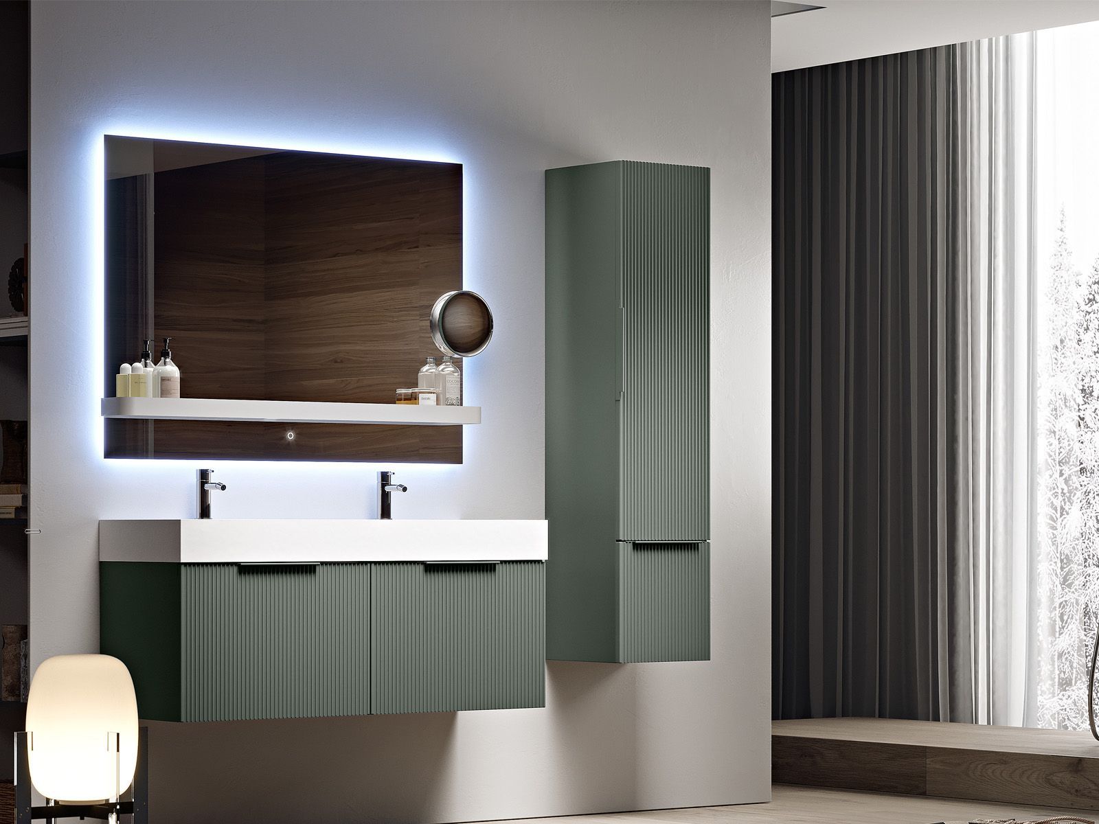 Mobile bagno moderno con specchio illuminato, ante verdi, lavabo e tende lunghe fino al pavimento.