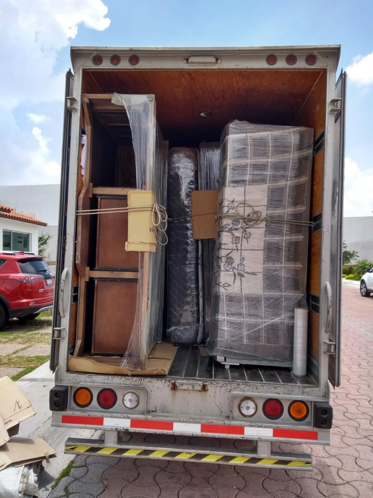 MUDANZAS Y TRANSPORTES LOPEZ QRO