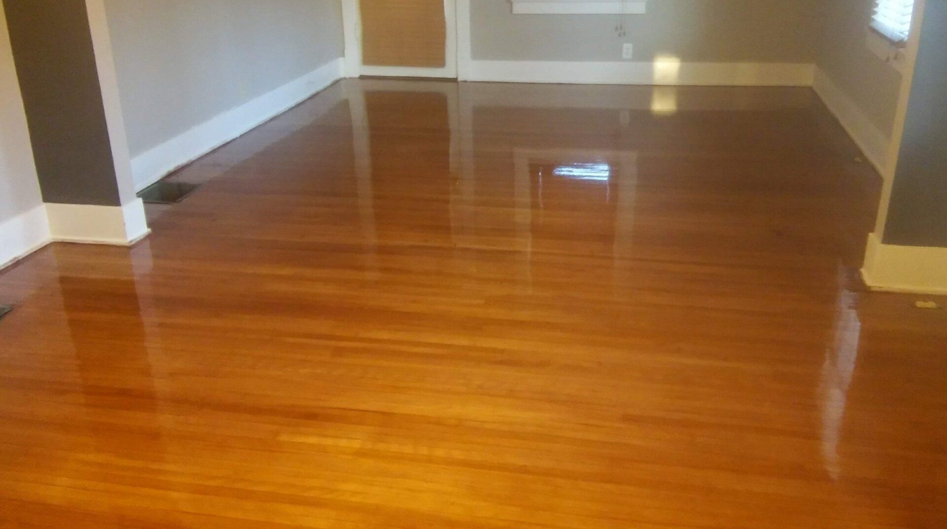 Hardwood Floor