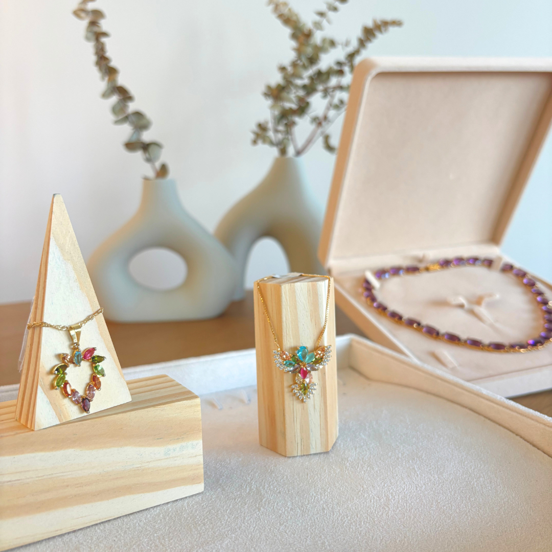 Neclaces and Pendants